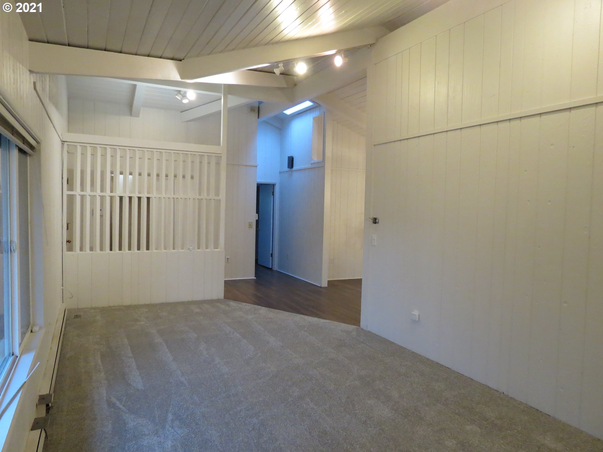 3939 Southwest Spring Garden Street Portland, OR 97219 - Photo 6 of 25 Gallery Image 6