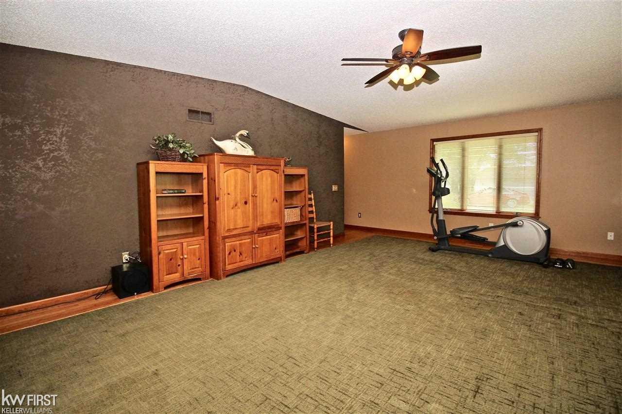 11163 West Mount Morris Road Flushing, MI 48433 - Photo 13 of 58 21466578-12.JPG