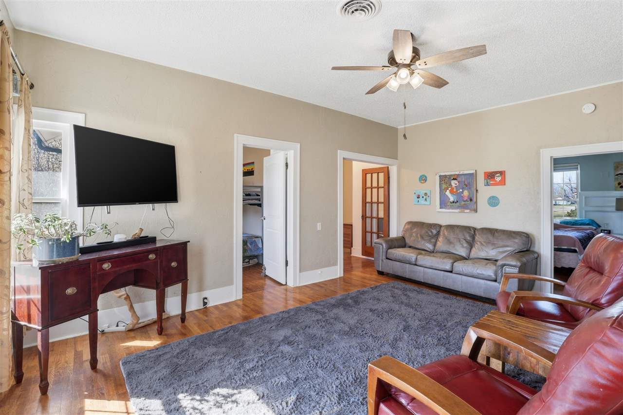 809 Locust Street Perry, OK 73077 - Photo 12 of 42 Gallery Image 12