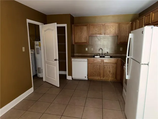 $215,000 | 2918-20 Pakenham Drive, Chalmette, LA 70043