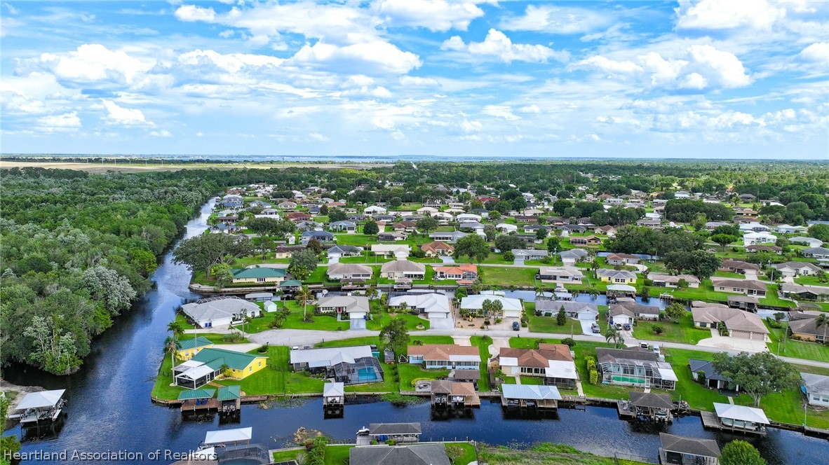 137 Lime Road Northeast Lake Placid, FL 33852 - Photo 5 of 50