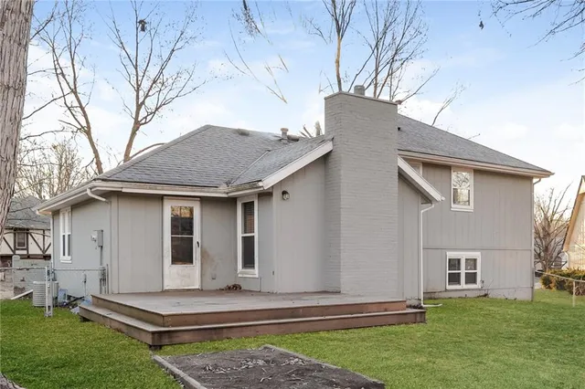 $1,895 | 12806 Richmond Avenue, Grandview, MO 64030