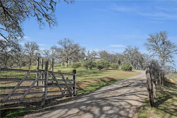 $925,000 | 3774 Leal Drive, Lakeport, CA 95453