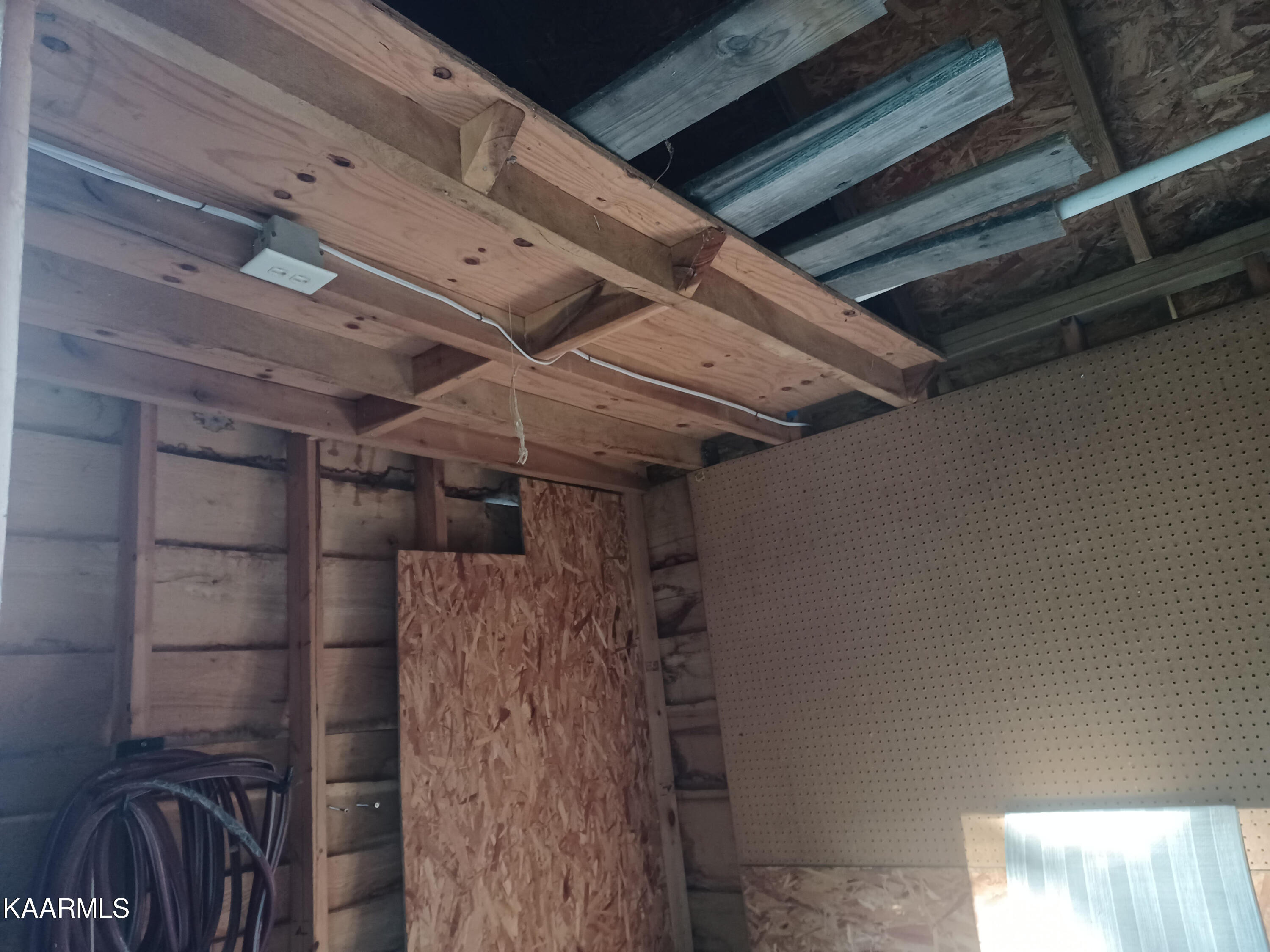 604 Pine Knob Road Pigeon Forge, TN 37863 - Photo 11 of 11 Shed int 1