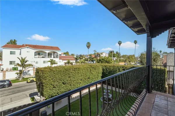 $19,500 | 5558 Edgewood Place, Los Angeles, CA 90019