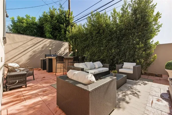 $19,500 | 5558 Edgewood Place, Los Angeles, CA 90019