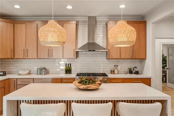 $19,500 | 5558 Edgewood Place, Los Angeles, CA 90019