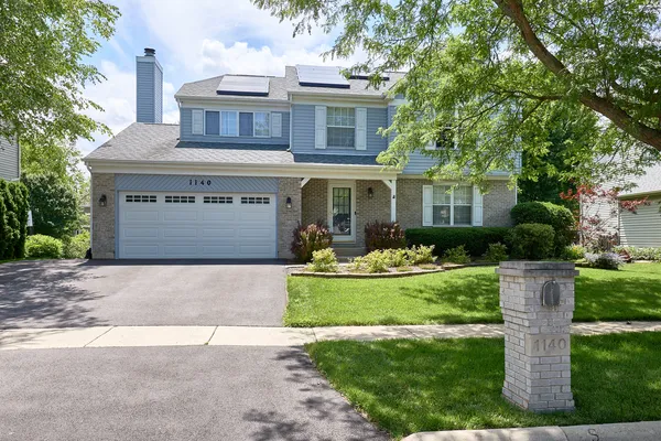 $595,000 | 1140 Sandhurst Lane, Carol Stream, IL 60188