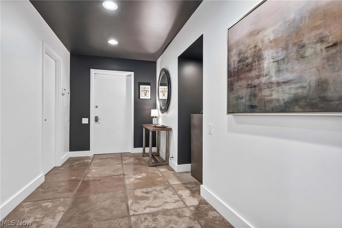 2043 Random Road, Unit 303 Cleveland, OH 44106 - Photo 2 of 50 foyer