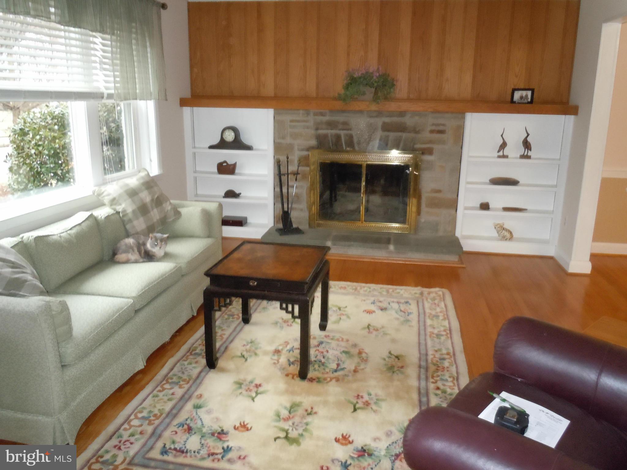 44 Croftley Road Lutherville-Timonium, MD 21093 - Photo 14 of 30 Living Room