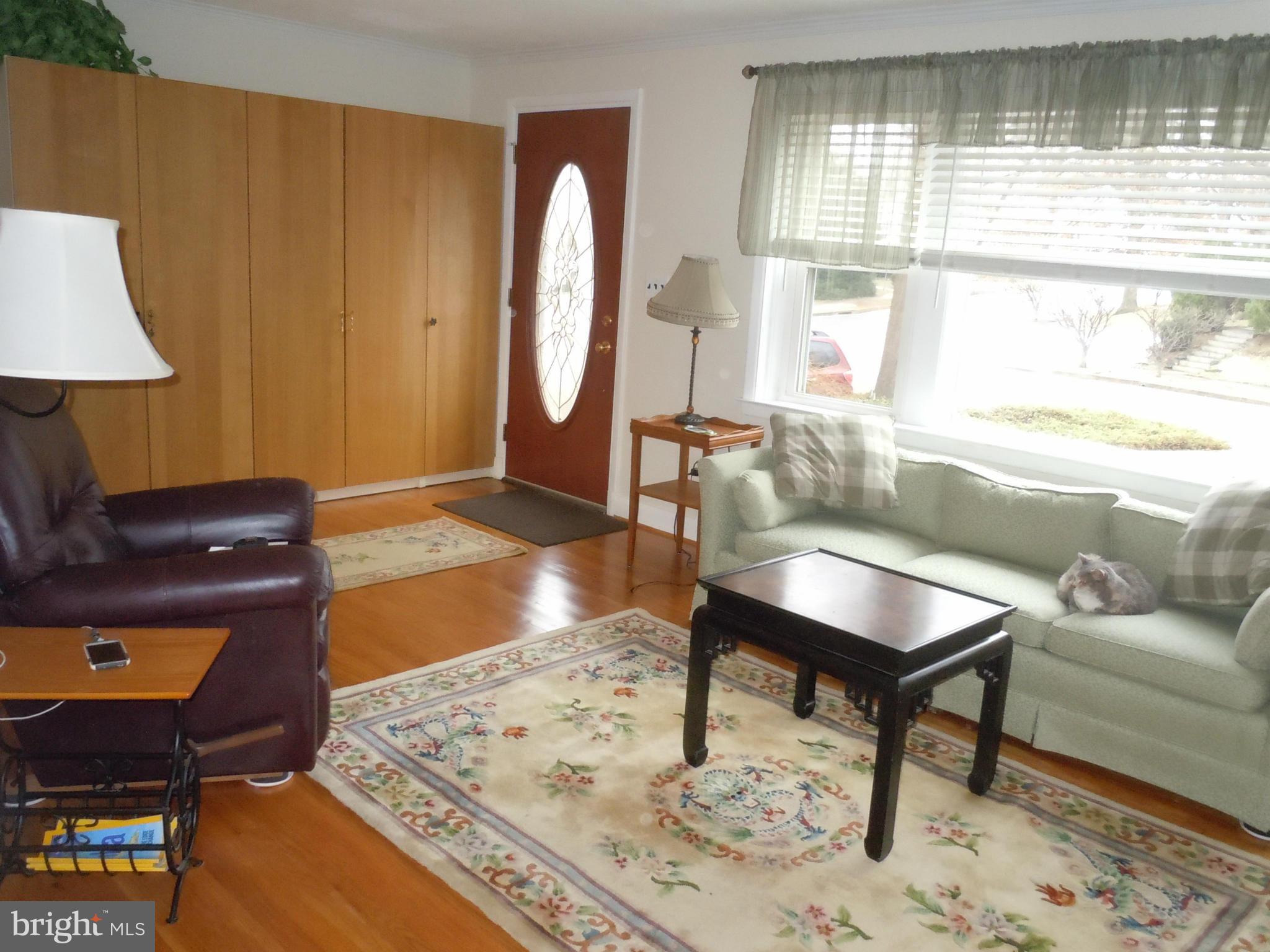 44 Croftley Road Lutherville-Timonium, MD 21093 - Photo 16 of 30 Living Room