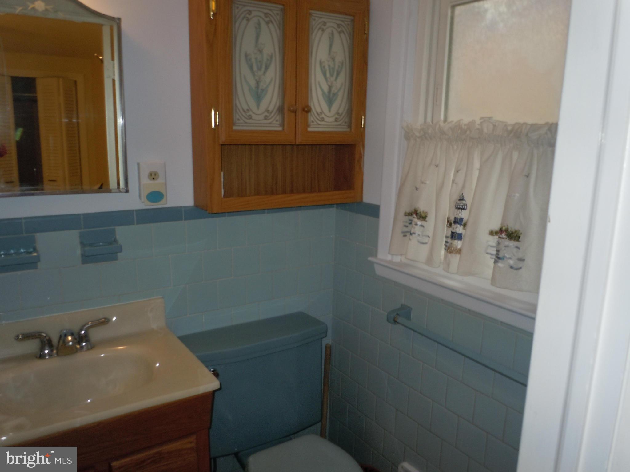 44 Croftley Road Lutherville-Timonium, MD 21093 - Photo 22 of 30 Bath - Bedroom 1
