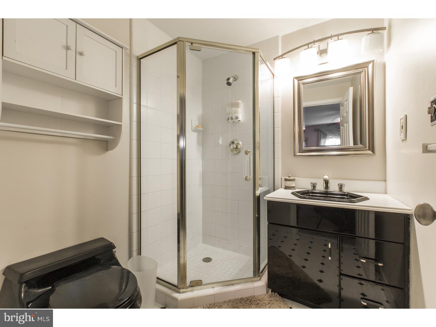 2275 Weir Road Aston, PA 19014 - Photo 9 of 19 Bathroom