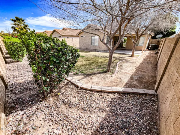 $2,300 | 1282 West Macaw Drive, Chandler, AZ 85286