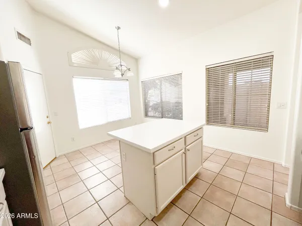 $2,300 | 1282 West Macaw Drive, Chandler, AZ 85286