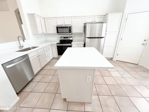 $2,300 | 1282 West Macaw Drive, Chandler, AZ 85286