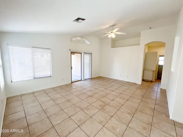 $2,300 | 1282 West Macaw Drive, Chandler, AZ 85286