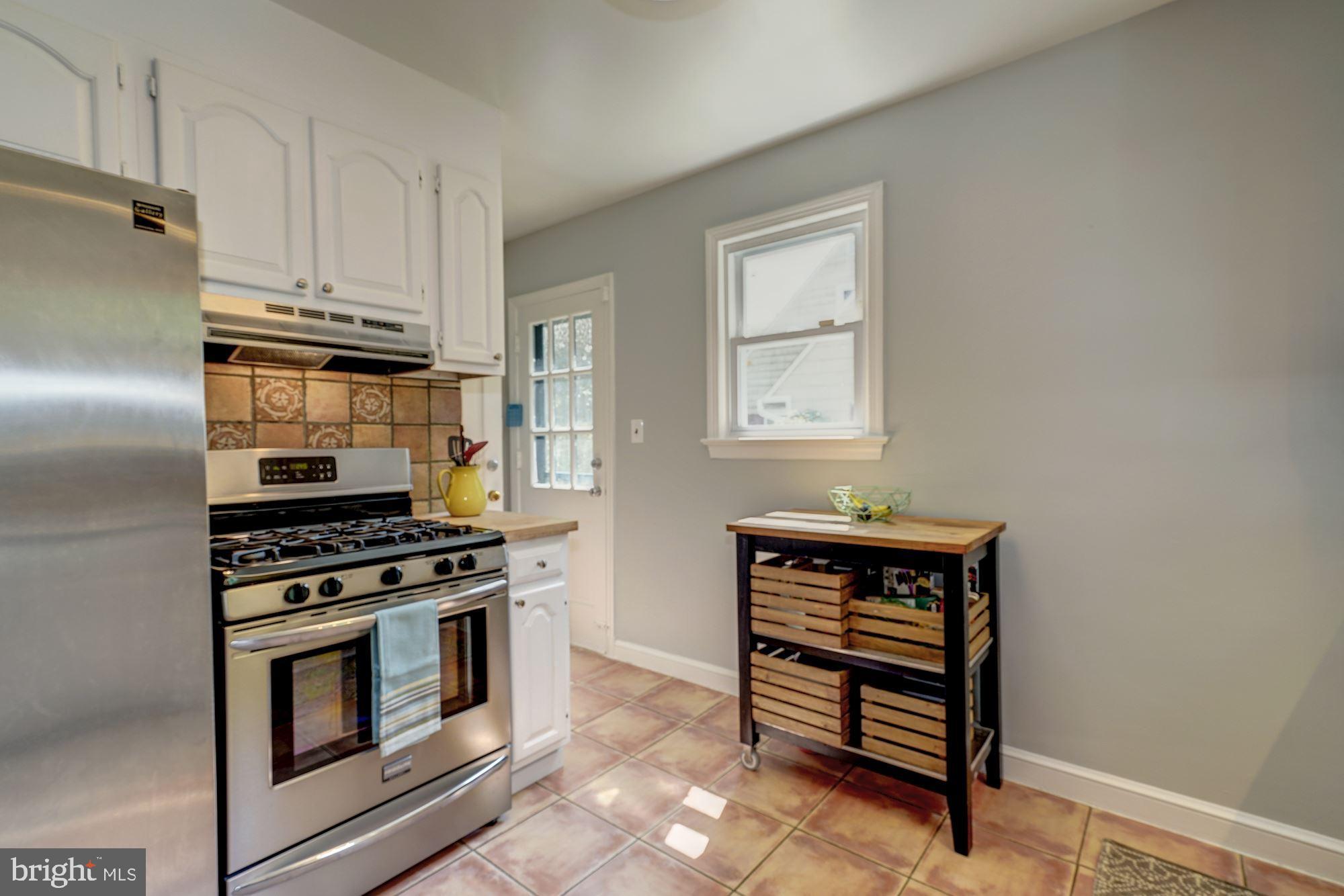 513 Mansfield Road Silver Spring, MD 20910 - Photo 11 of 28 Kitchen