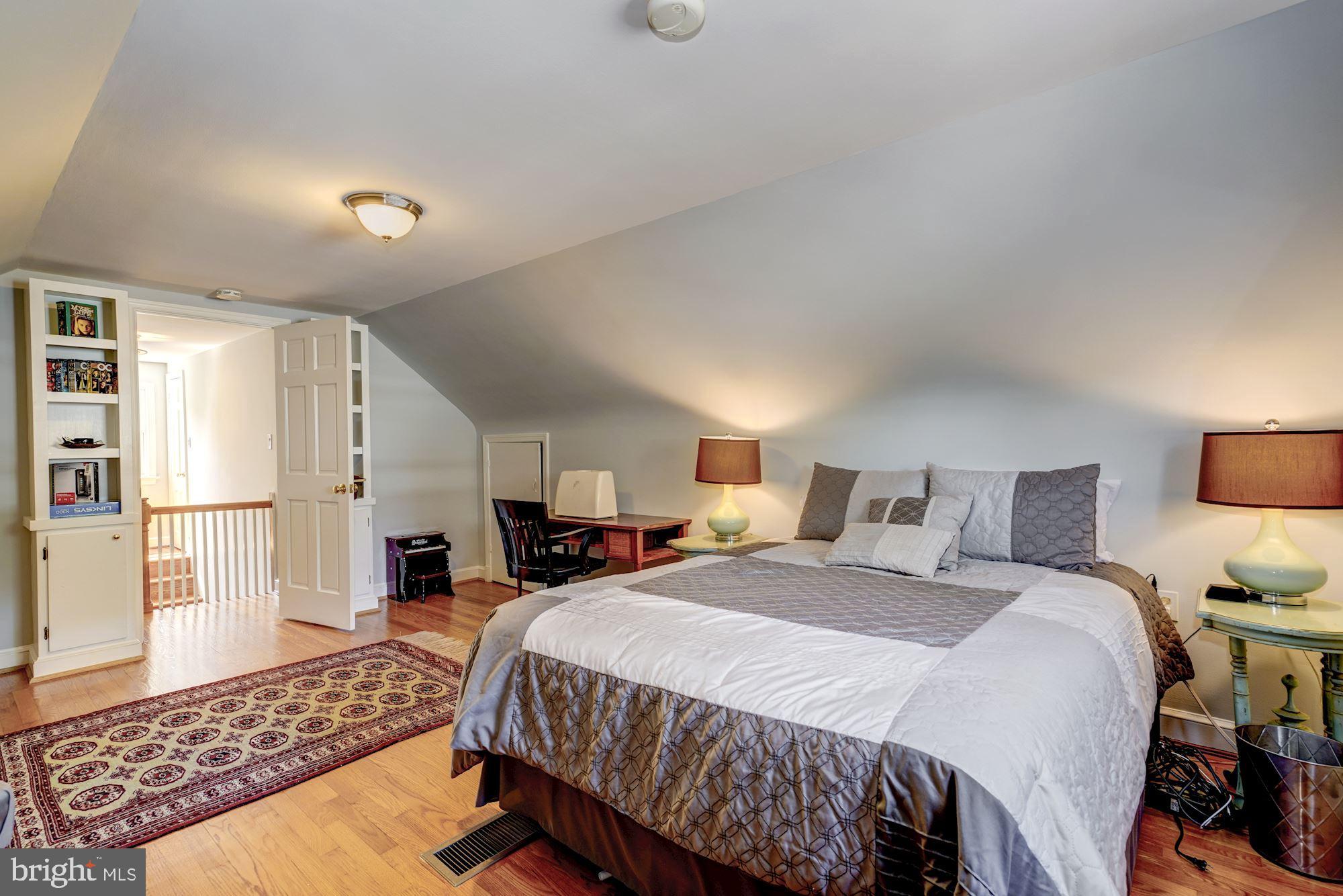 513 Mansfield Road Silver Spring, MD 20910 - Photo 19 of 28 Upper Level Bedroom
