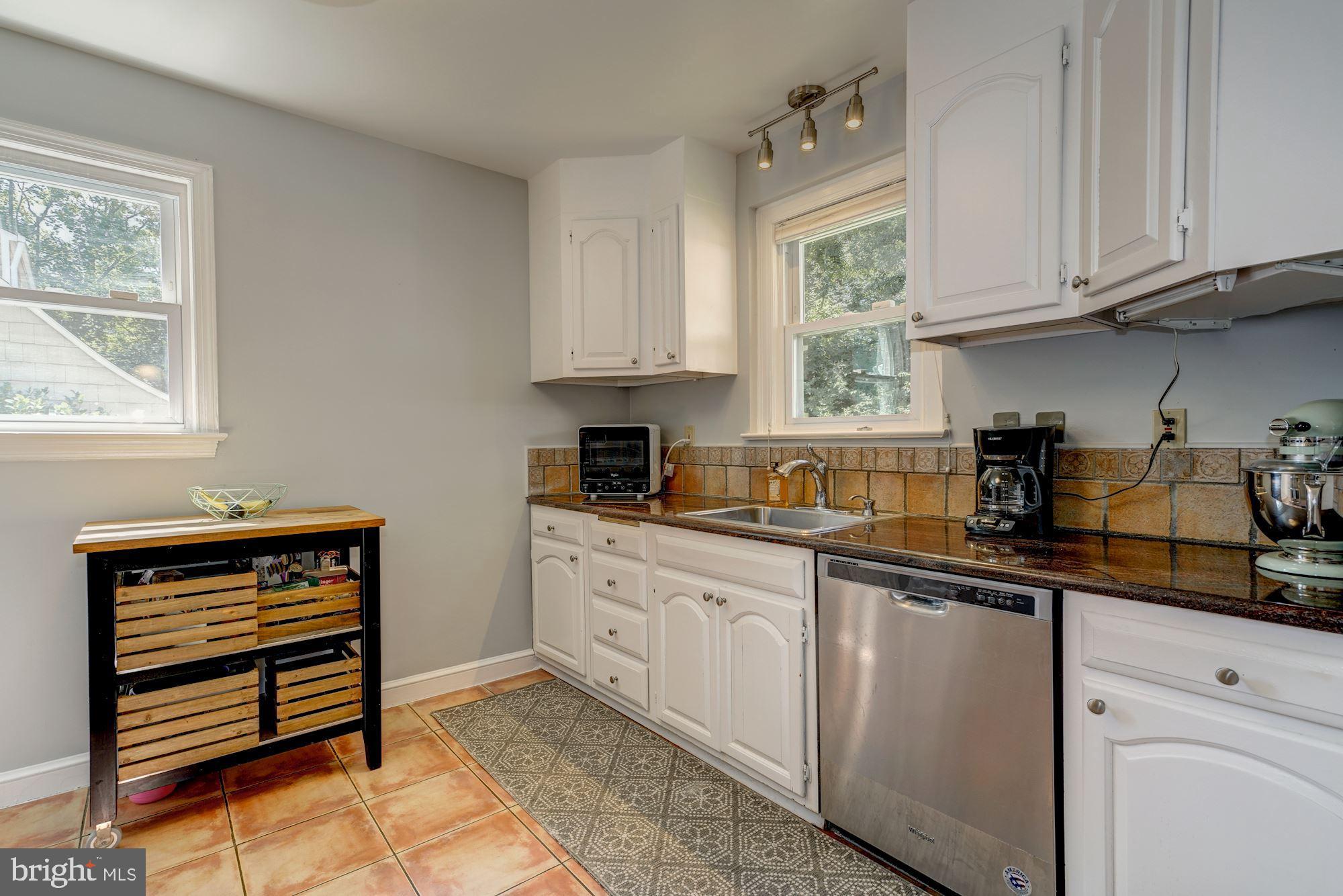 513 Mansfield Road Silver Spring, MD 20910 - Photo 8 of 28 Kitchen