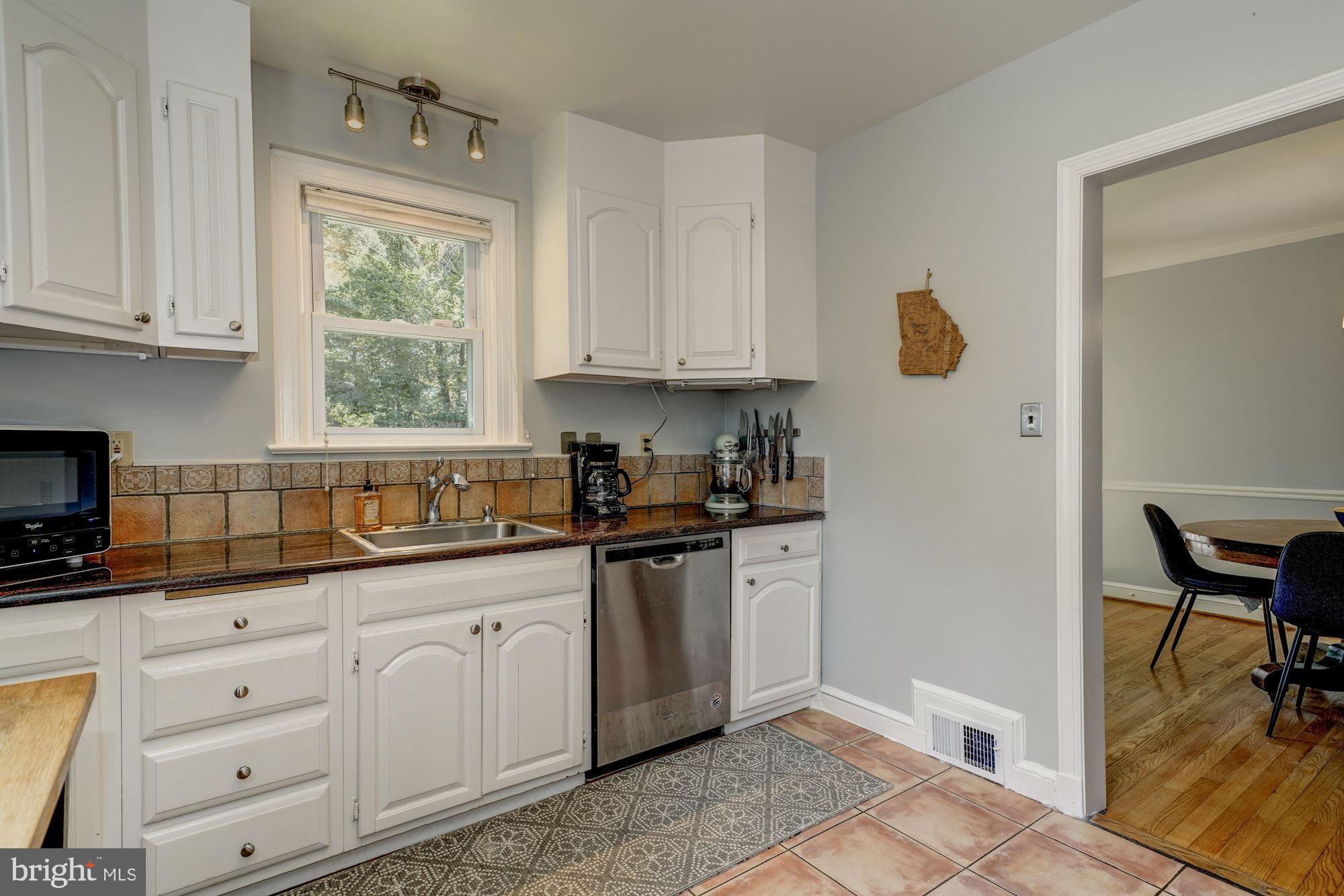 513 Mansfield Road Silver Spring, MD 20910 - Photo 9 of 28 Kitchen