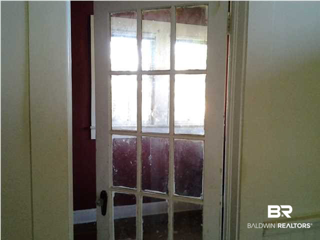 855 Savannah Street Mobile, AL 36603 - Photo 9 of 16 Master Door