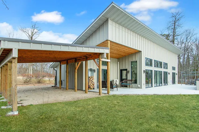 $850,000 | 4681 Mission Road Northeast, Bemidji, MN 56601