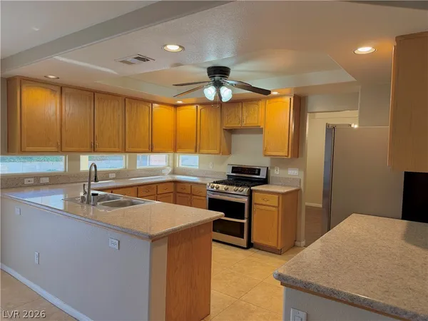 $3,400 | 593 Pale Pueblo Court, Las Vegas, NV 89183