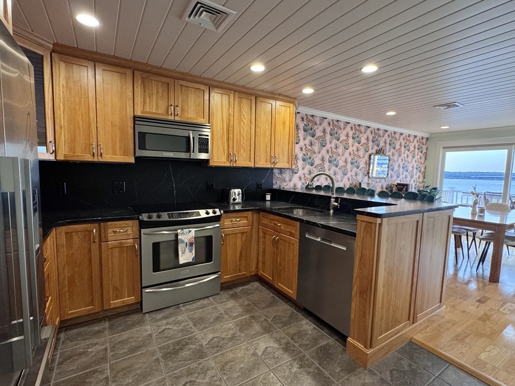 700 Shore Drive, Unit 3306 Fall River, MA 02721 - Photo 8 of 35