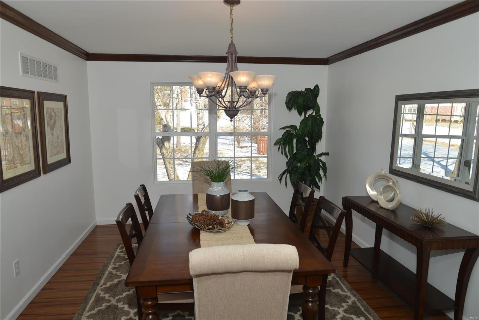 2748 Barrett Station Road St. Louis, MO 63131 - Photo 4 of 45 Gallery Image 4