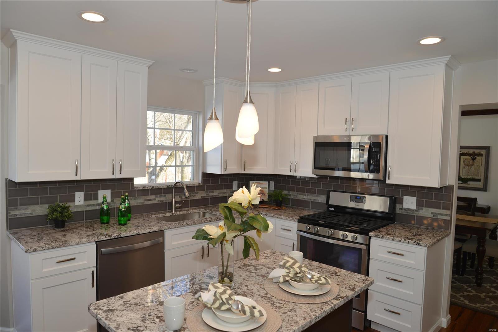 2748 Barrett Station Road St. Louis, MO 63131 - Photo 7 of 45 Gallery Image 7
