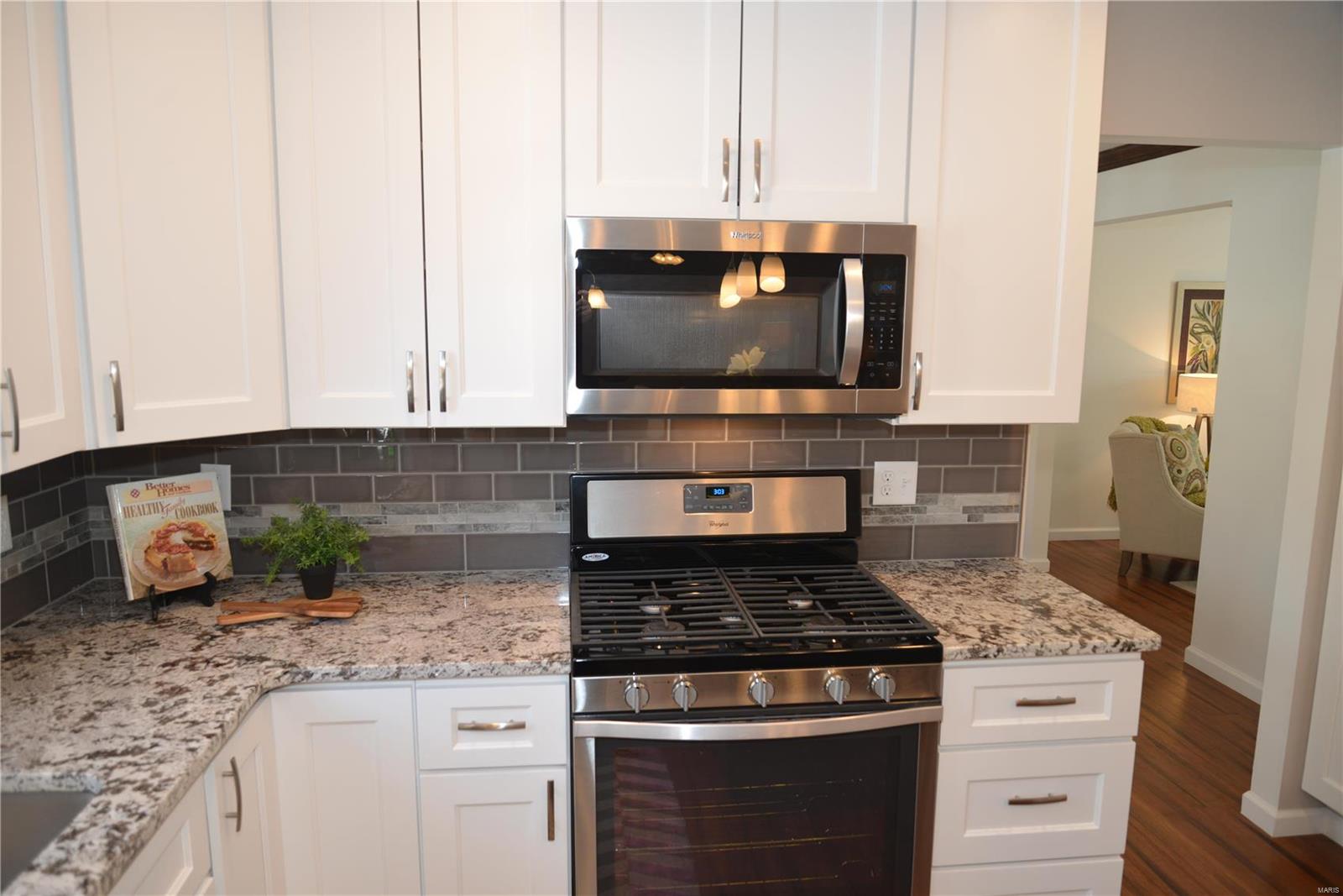 2748 Barrett Station Road St. Louis, MO 63131 - Photo 9 of 45 Gallery Image 9