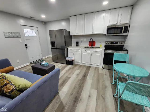 $2,200 | 106 South McCarty Street, Fortville, IN 46040