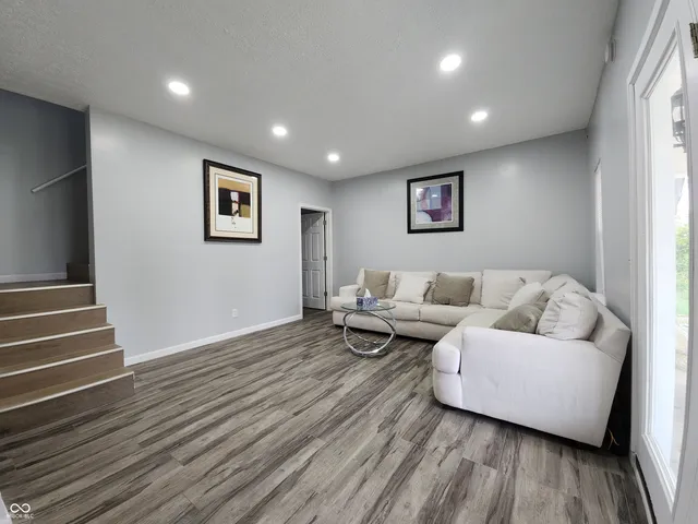 $2,200 | 106 South McCarty Street, Fortville, IN 46040