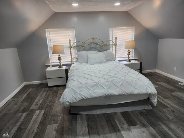 $2,200 | 106 South McCarty Street, Fortville, IN 46040