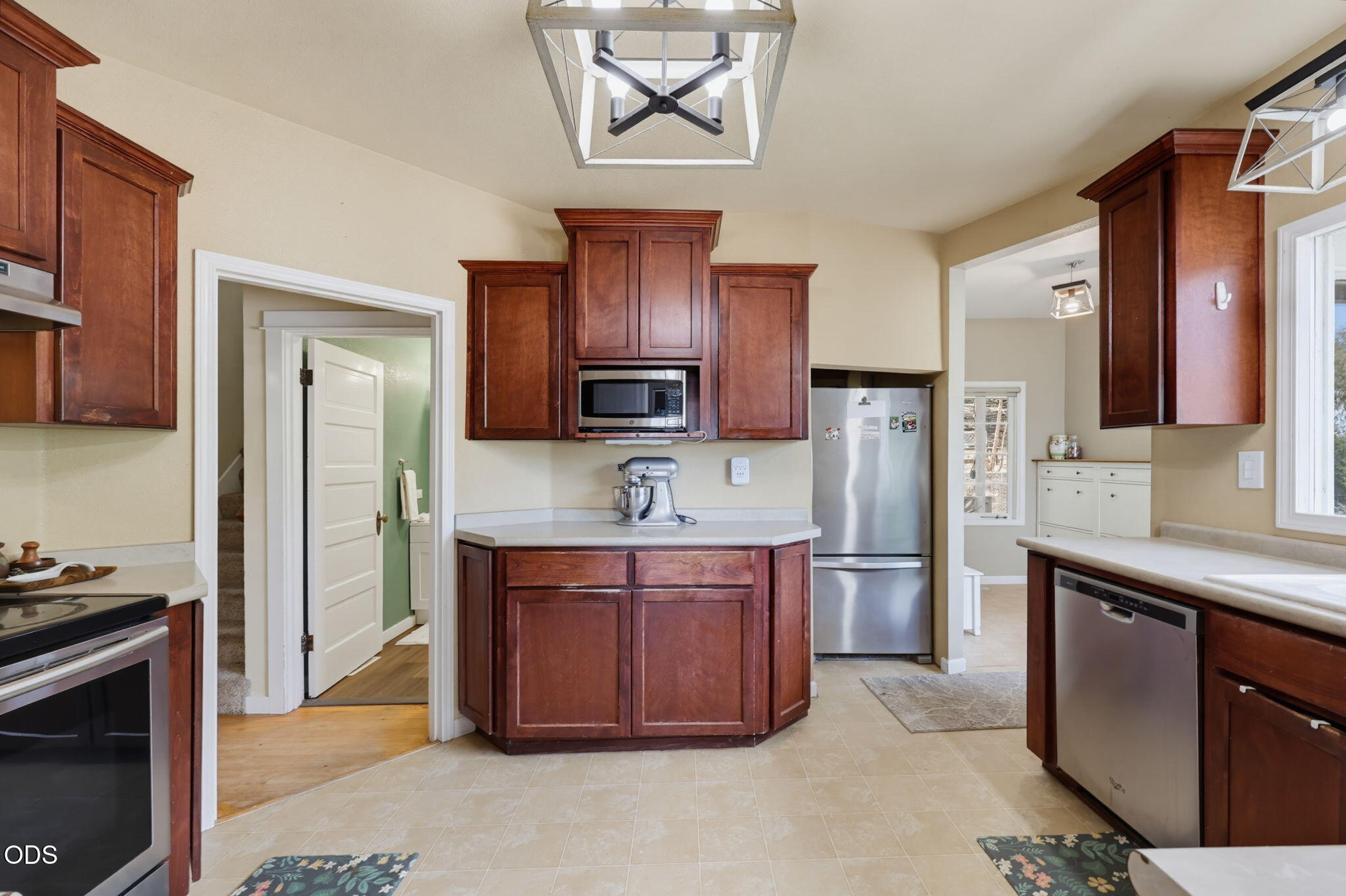 2657 Old Stage Road Central Point, OR 97502 - Photo 15 of 53 Gallery Image 15