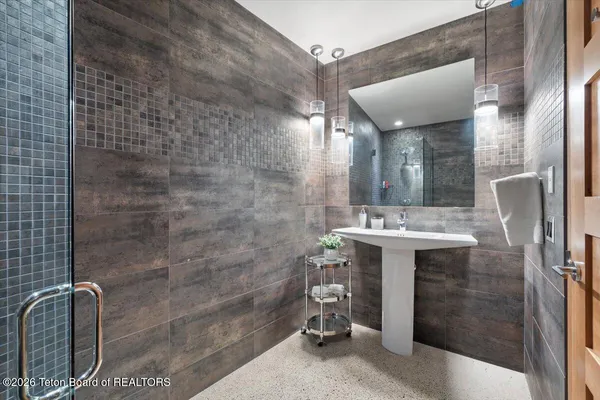 $8,195,000 | 130 Stinnett Drive, Jackson, WY 83001