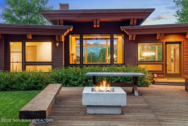 $8,195,000 | 130 Stinnett Drive, Jackson, WY 83001