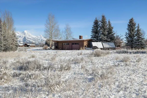 $8,195,000 | 130 Stinnett Drive, Jackson, WY 83001