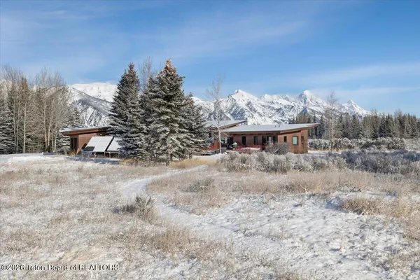 $8,195,000 | 130 Stinnett Drive, Jackson, WY 83001