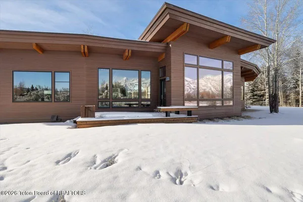 $8,195,000 | 130 Stinnett Drive, Jackson, WY 83001
