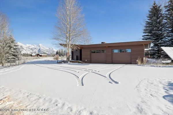 $8,195,000 | 130 Stinnett Drive, Jackson, WY 83001