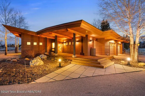 $8,195,000 | 130 Stinnett Drive, Jackson, WY 83001