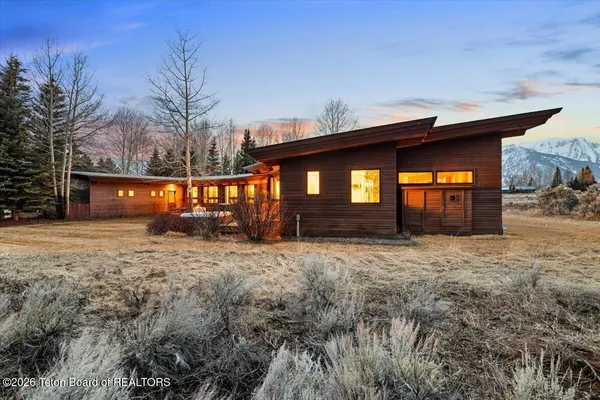 $8,195,000 | 130 Stinnett Drive, Jackson, WY 83001