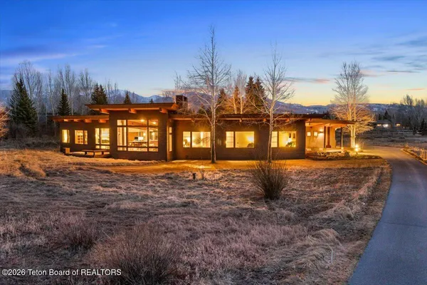 $8,195,000 | 130 Stinnett Drive, Jackson, WY 83001
