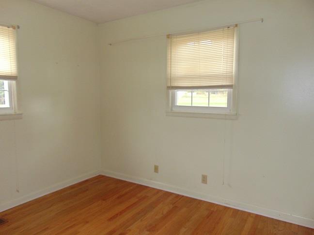 36 South Patrick Road Fayetteville, TN 37334 - Photo 7 of 11 an empty room with a window