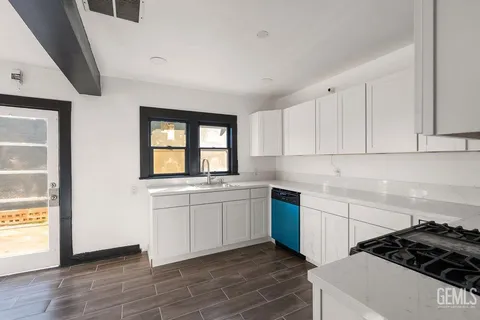 $450,000 | Undisclosed Address, Bakersfield, CA 93305