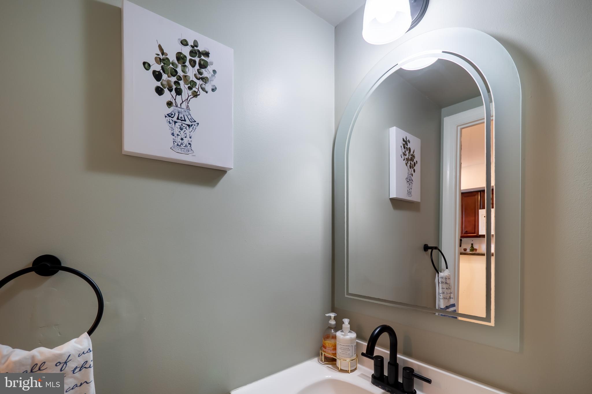 470 Dresher Road, Unit B5 Horsham, PA 19044 - Photo 12 of 26 Half-bath on First Floor