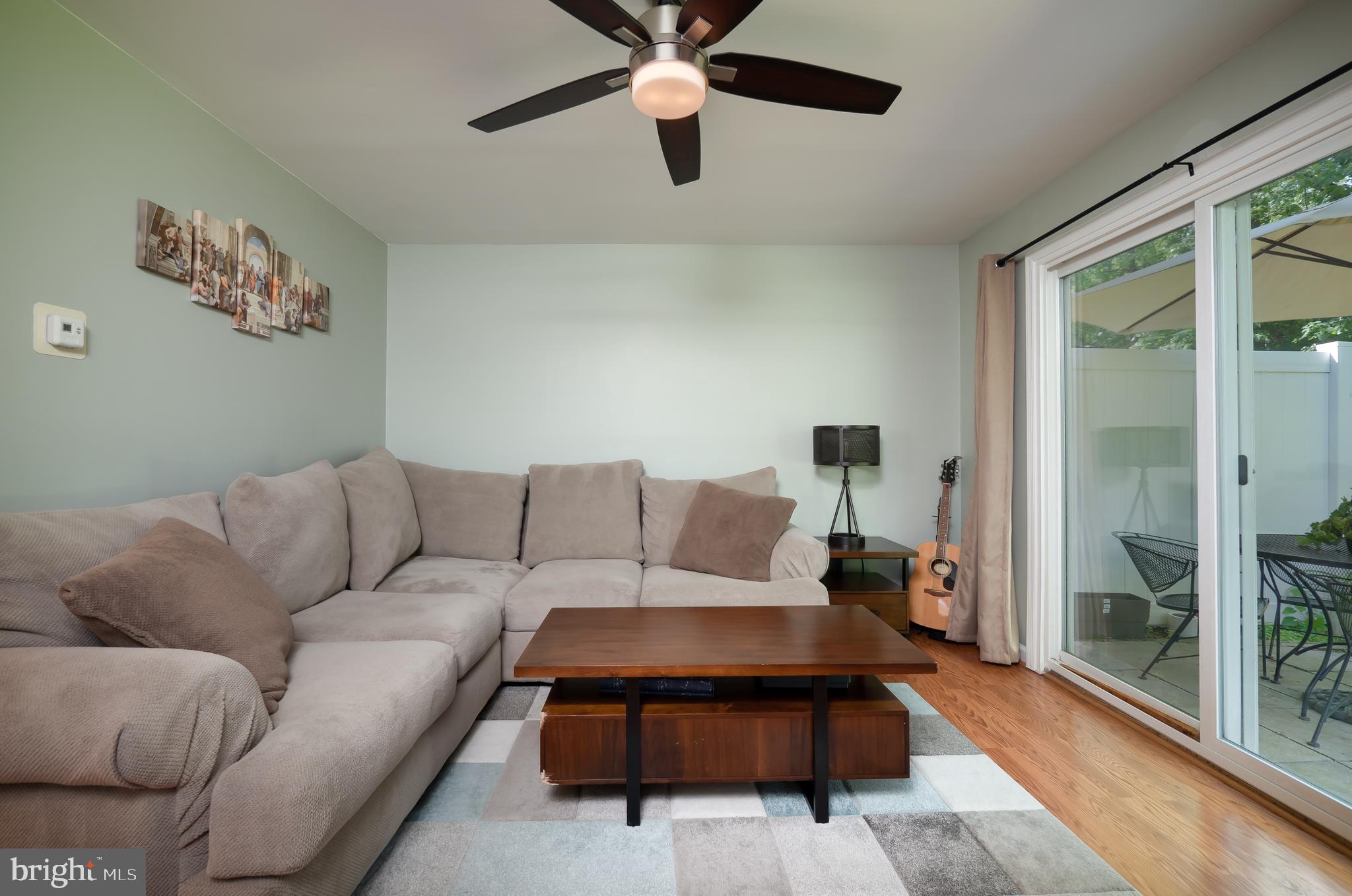 470 Dresher Road, Unit B5 Horsham, PA 19044 - Photo 15 of 26 Living Room