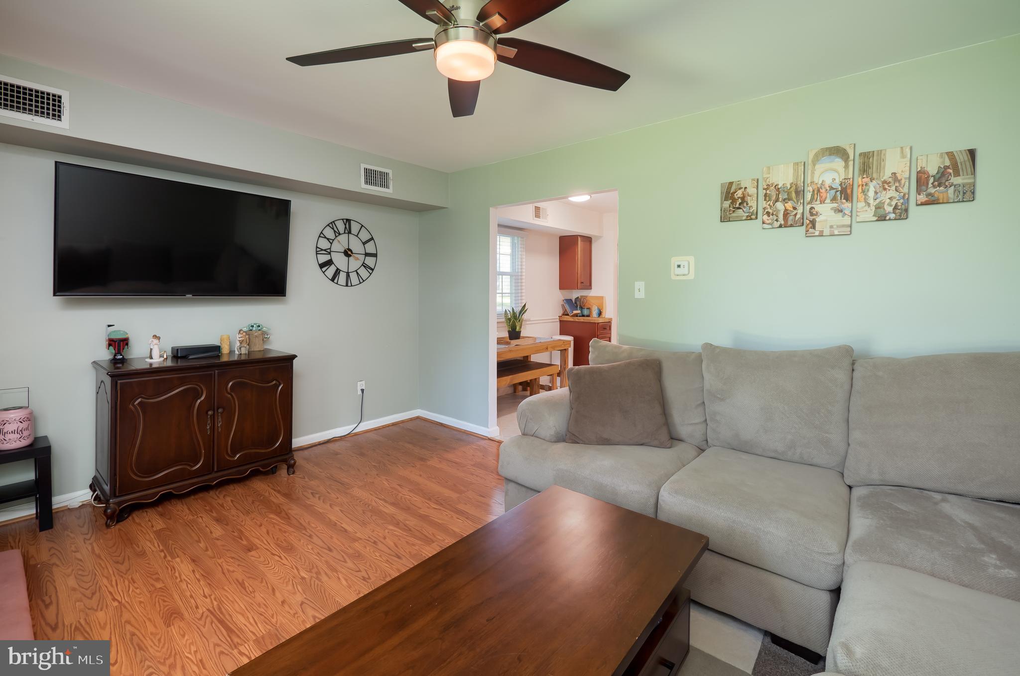 470 Dresher Road, Unit B5 Horsham, PA 19044 - Photo 17 of 26 Living Room